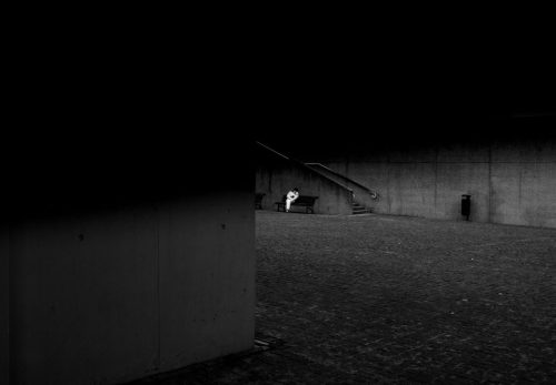 dark-narrative-fUMO_LNw10k-unsplash